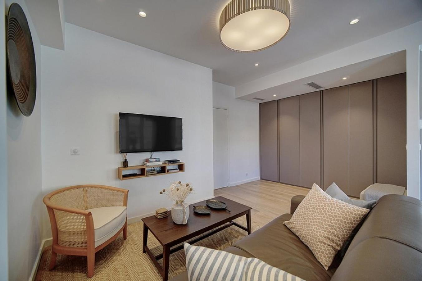 Magnifique 3 Pieces Renove Cannes Centre 'Banane' Avec Veranda ! A2B88 מראה חיצוני תמונה